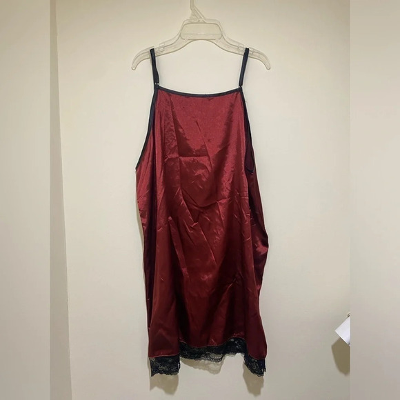 Plus size Women’s 2X Red Silk Dress with Black Lace and Adjustable Straps  soft - Picture 5 of 10
